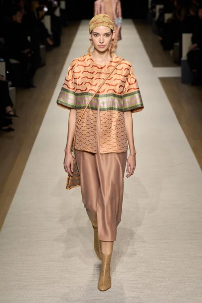 Look 57
